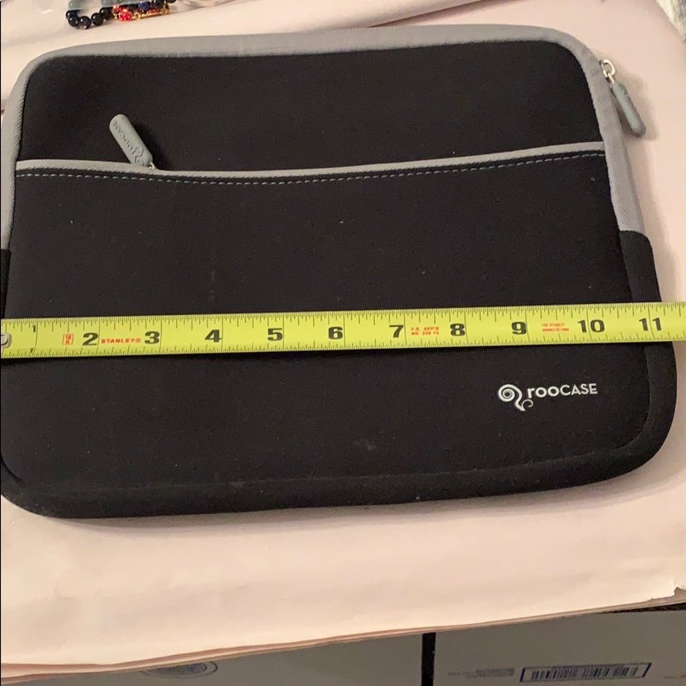 Small soft black laptop Roocase